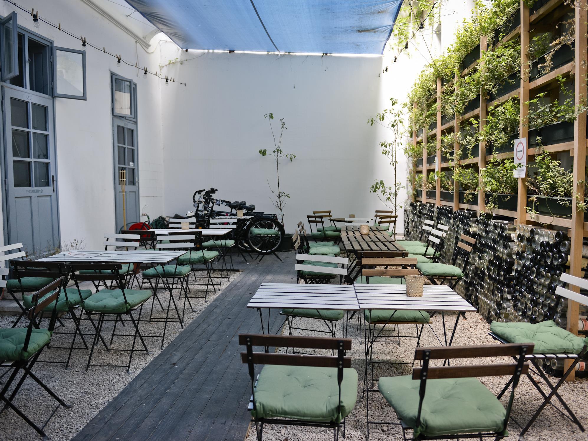 Lol Boutique Hostel City Center Будапеща Екстериор снимка