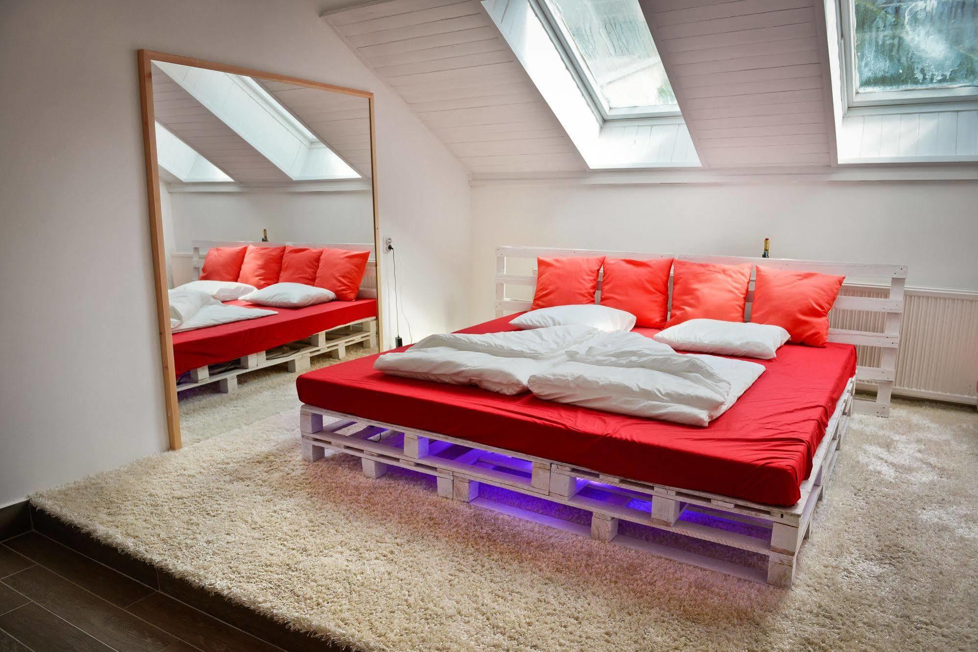 Lol Boutique Hostel City Center Будапеща Екстериор снимка