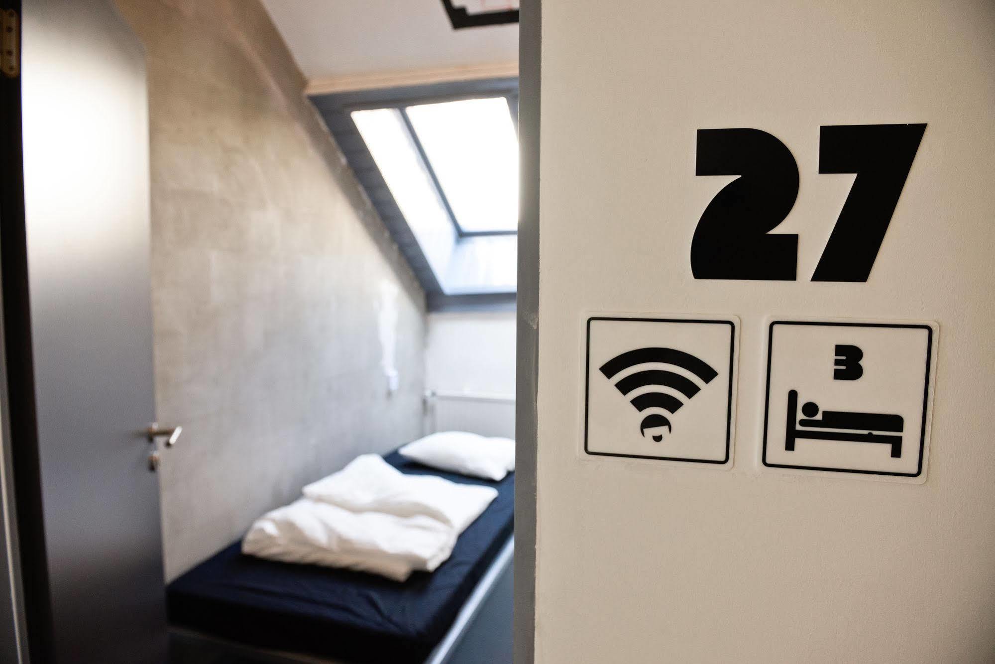 Lol Boutique Hostel City Center Будапеща Екстериор снимка