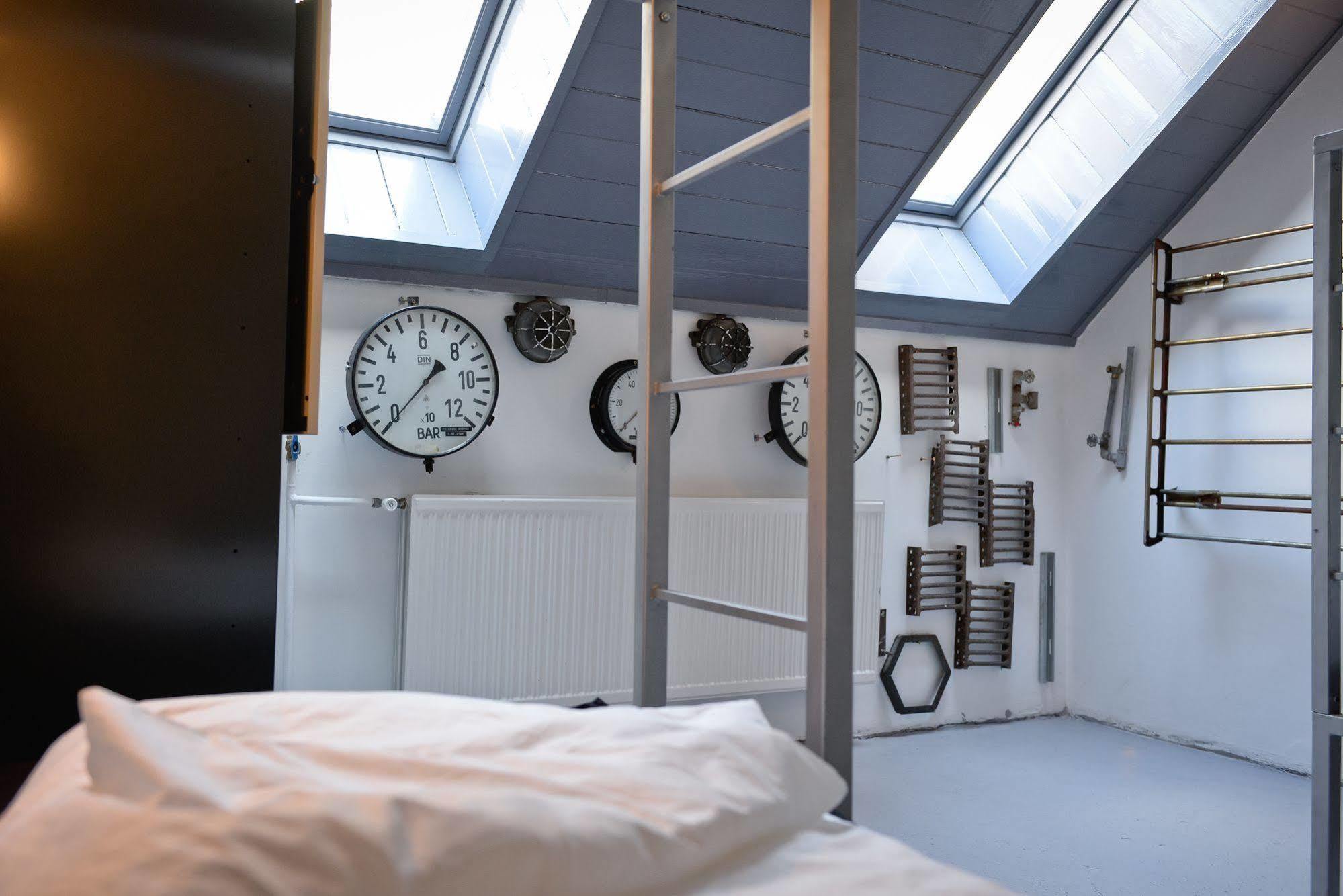 Lol Boutique Hostel City Center Будапеща Екстериор снимка