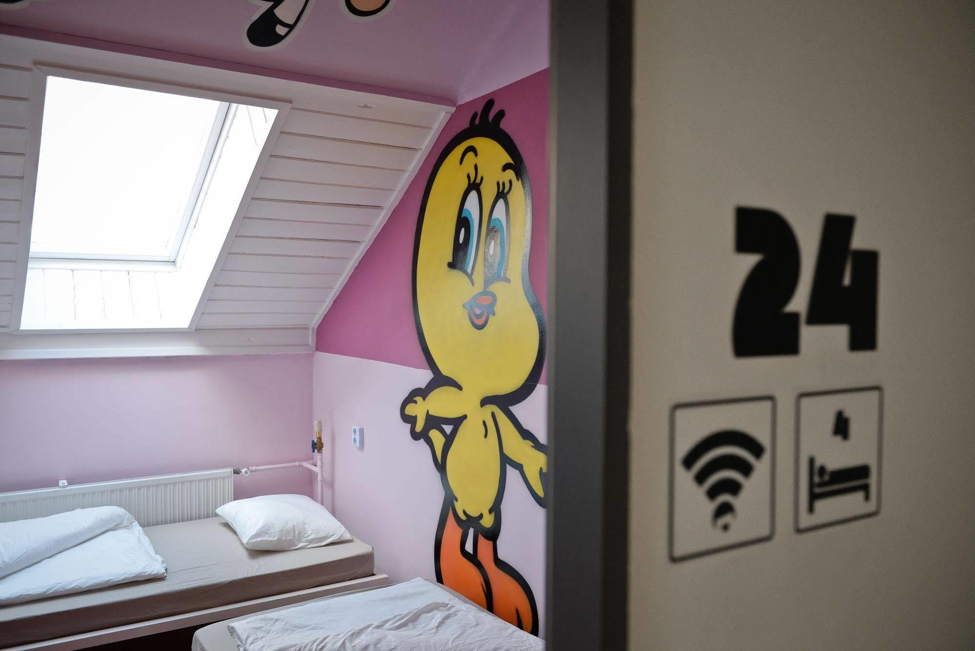 Lol Boutique Hostel City Center Будапеща Екстериор снимка