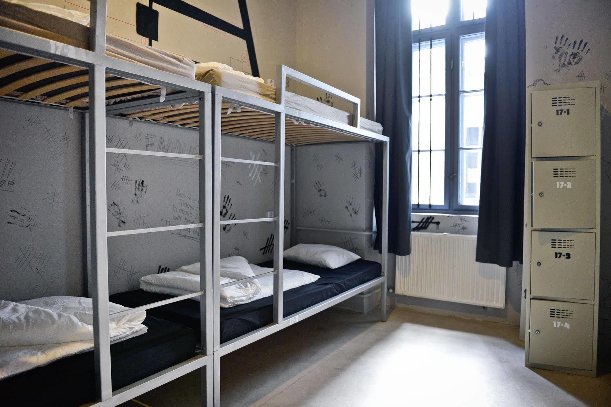Lol Boutique Hostel City Center Будапеща Екстериор снимка