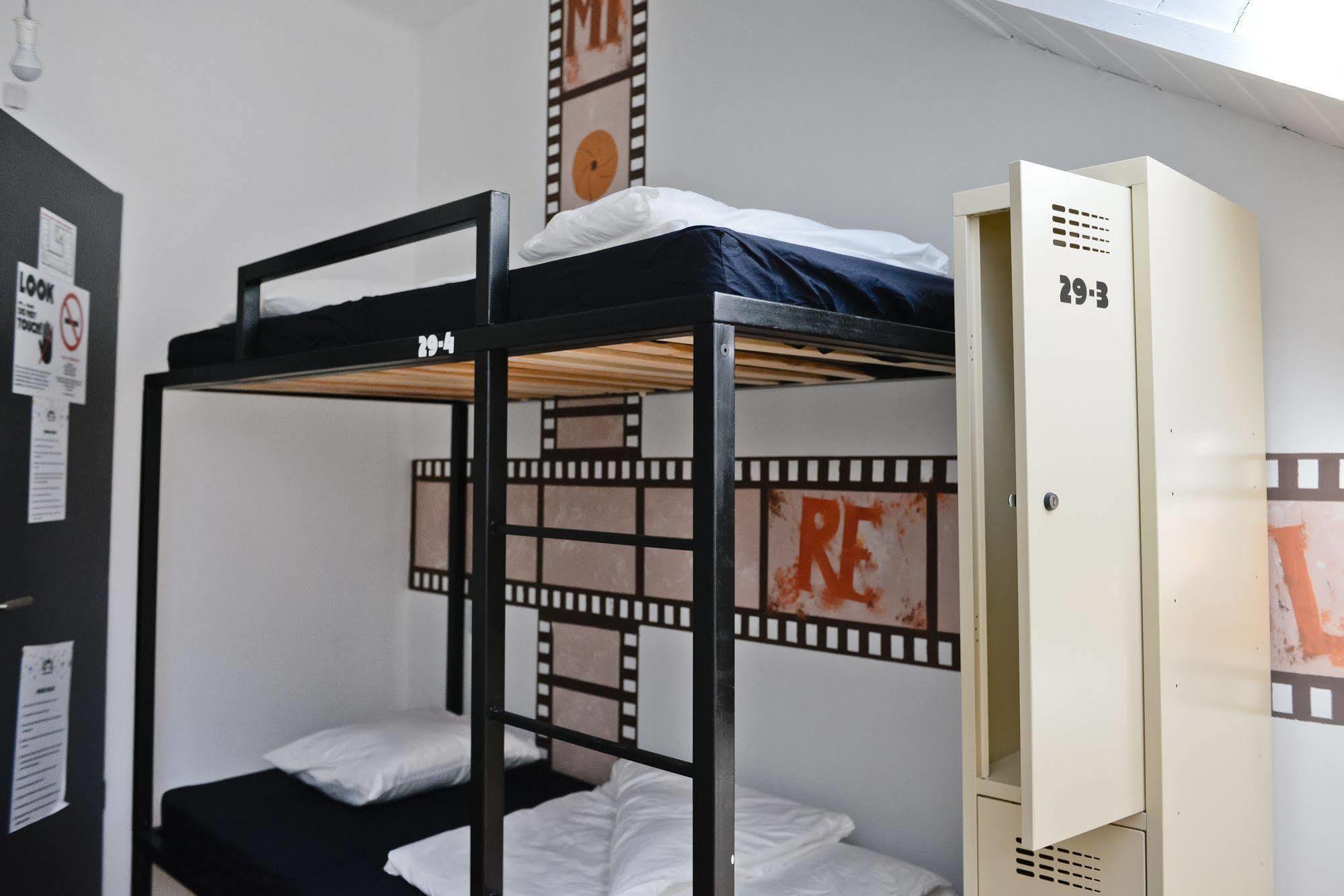 Lol Boutique Hostel City Center Будапеща Екстериор снимка